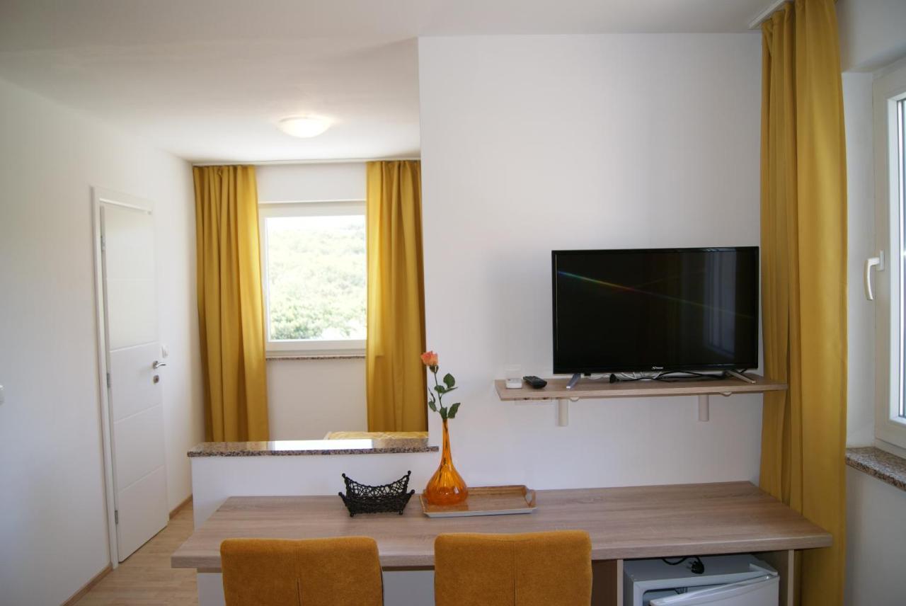 Rooms Magdalena Krk Кърк Екстериор снимка